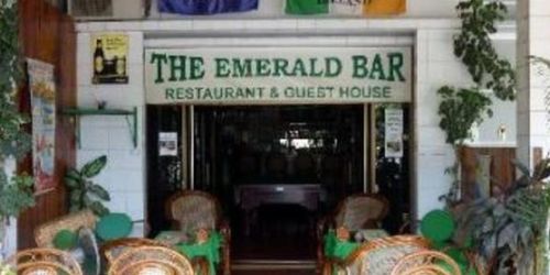 Забронировать The Emerald Bar & Guesthouse