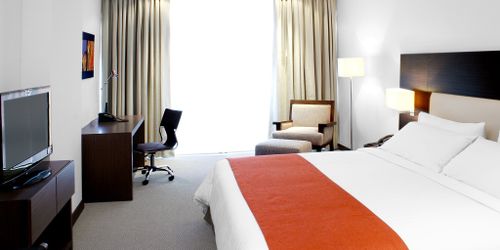 Забронировать Hotel Holiday Inn Express Bogota