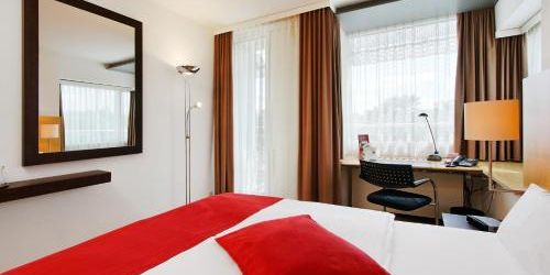 Забронировать Kongresshotel Potsdam am Templiner See