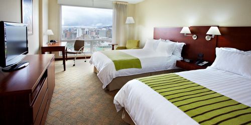 Забронировать Holiday Inn Express Hotels & Suites Quito