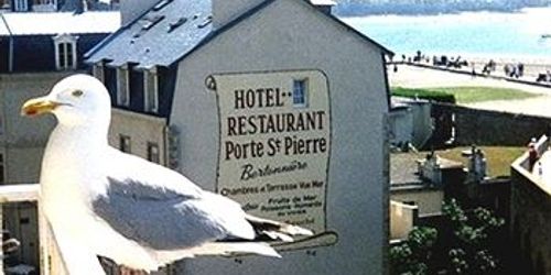 Забронировать Hôtel-Restaurant La Porte Saint Pierre