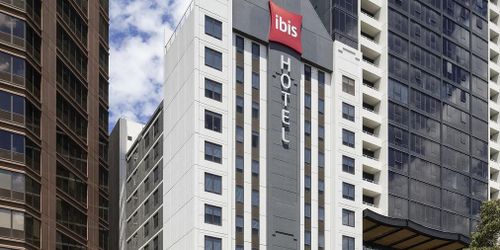 Забронировать ibis Melbourne Hotel and Apartments