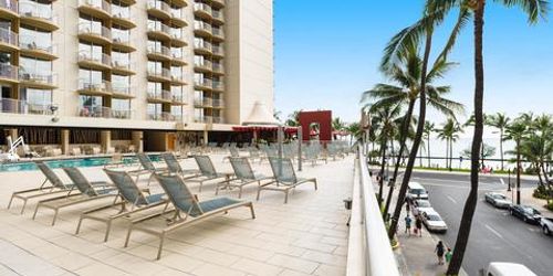 Забронировать Aston Waikiki Beach Hotel