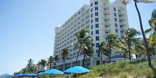 Забронировать Pelican Grand Beach Resort