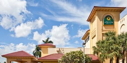 Забронировать La Quinta Inn & Suites Fort Lauderdale Cypress Creek