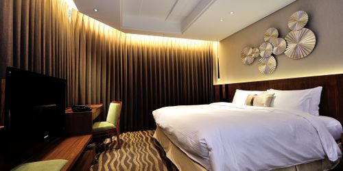 Забронировать Green World Hotel Jian Pei Suites