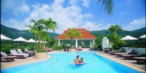 Забронировать The Old Phuket - Karon Beach Resort