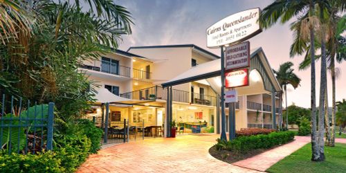 Забронировать Cairns Queenslander Hotel & Apartments