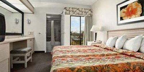 Забронировать Baymont Inn & Suites Tampa Near Busch Gardens