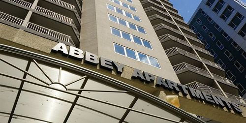 Забронировать Abbey On Roma Hotel & Apartments