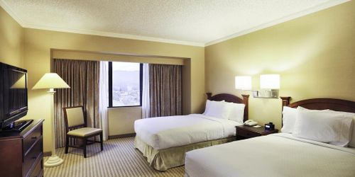 Забронировать Doubletree Suites by Hilton Salt Lake City