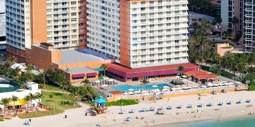 Забронировать Ramada Plaza Marco Polo Beach Resort