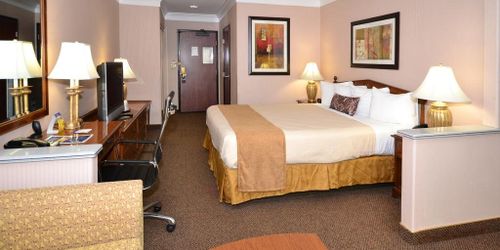 Забронировать Best Western Plus Suites Hotel - LAX