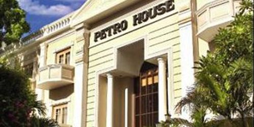 Забронировать Petro House Hotel