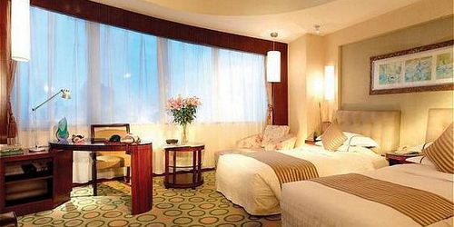 Забронировать Luxemon Xinjiang Hongfu Hotel
