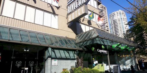 Забронировать Riviera on Robson Suites Hotel Downtown Vancouver