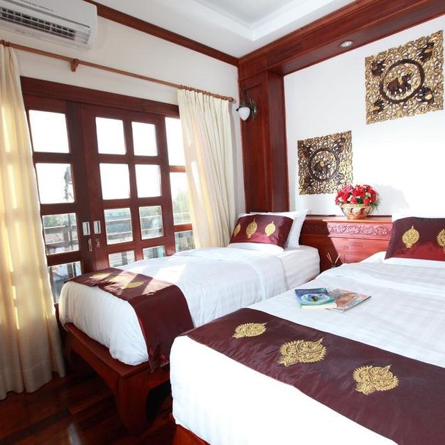 โรงแรมมโนรม บูทีค (Manorom Boutique Hotel)