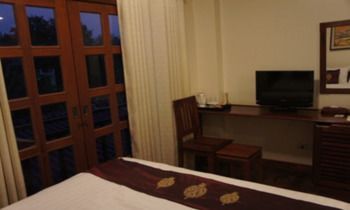โรงแรมมโนรม บูทีค (Manorom Boutique Hotel)