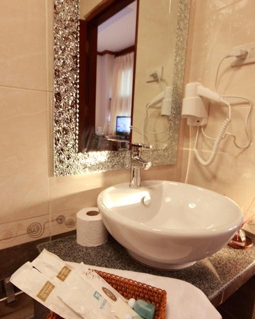 โรงแรมมโนรม บูทีค (Manorom Boutique Hotel)