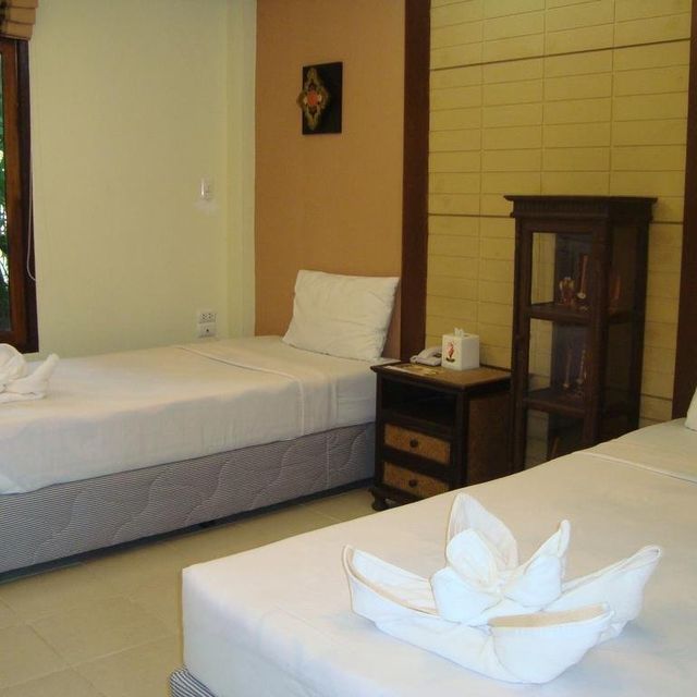 เฮือนดาหลา รีสอร์ท (Huandalha Resort)