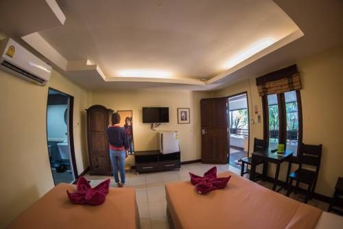 เฮือนดาหลา รีสอร์ท (Huandalha Resort)