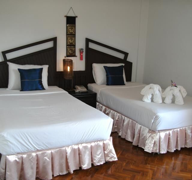 ใบหยกชาเล่ต์ (Baiyoke Chalet)