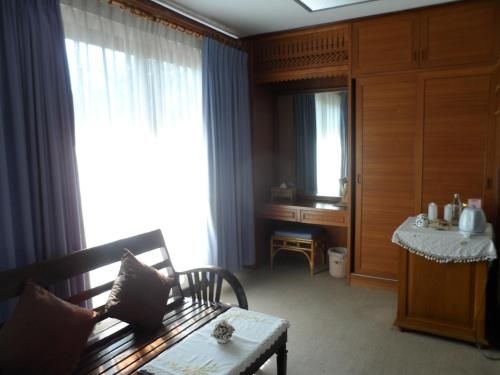 ใบหยกชาเล่ต์ (Baiyoke Chalet)