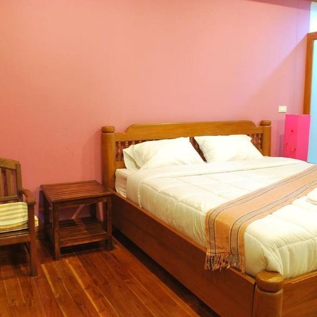 เดอะ พอยท์ วิลล่า บาย แบล็ค แอนท์ คอฟฟี่ (The Point Villa by Black Ant Coffee)