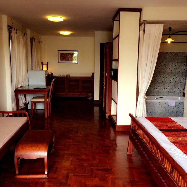 อวิลล่า ผาสุข โฮเต็ล (Avilla Phasouk Hotel)