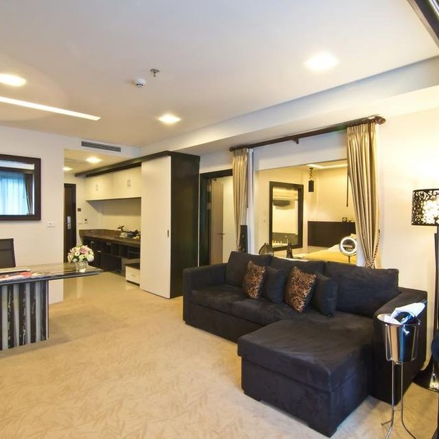 โรงแรมรัศมี พลาซ่า เวียงจันทน์ (Rashmi's Plaza Hotel Vientiane)