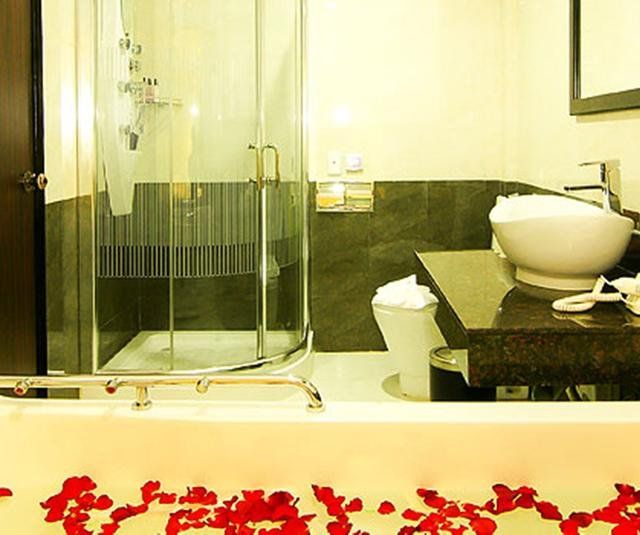 โรงแรมรัศมี พลาซ่า เวียงจันทน์ (Rashmi's Plaza Hotel Vientiane)
