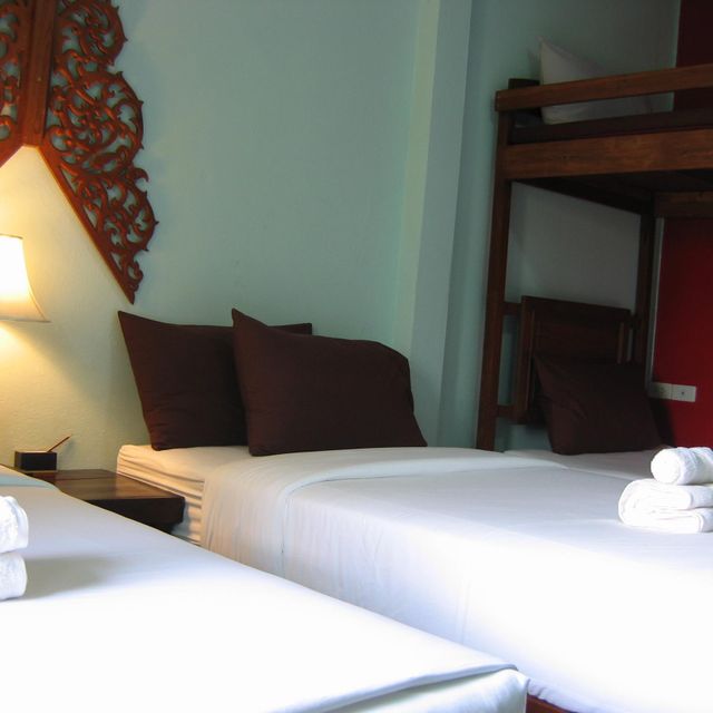 เรือนแก้วรีสอร์ท (Ruen Kaew Resort)