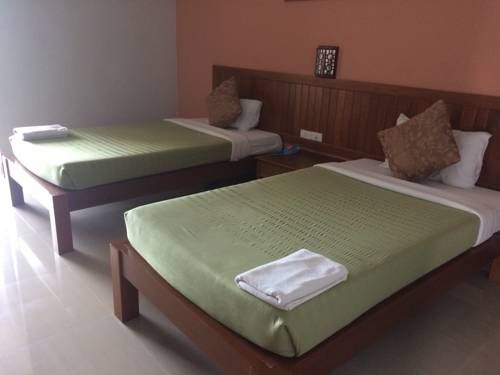 โรงแรมบุษน้ำทอง (Butnamtong Hotel)