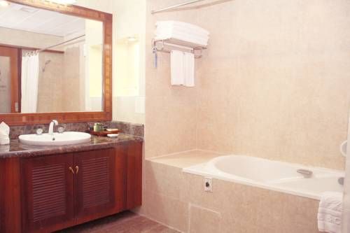 ดอนจัน พาเลซ โฮเต็ล แอนด์ คอนเวนชั่น(Don Chan Palace Hotel & Convention)