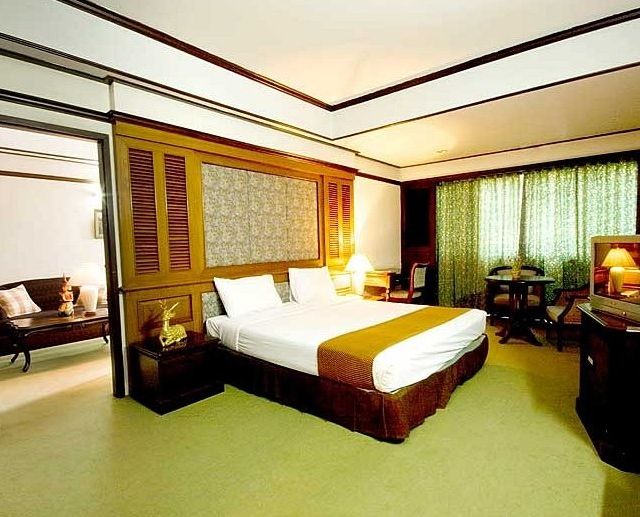 โรงแรมพิณ (Pin Hotel)