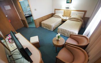 โรงแรมเทวราช (Dhevaraj Hotel)