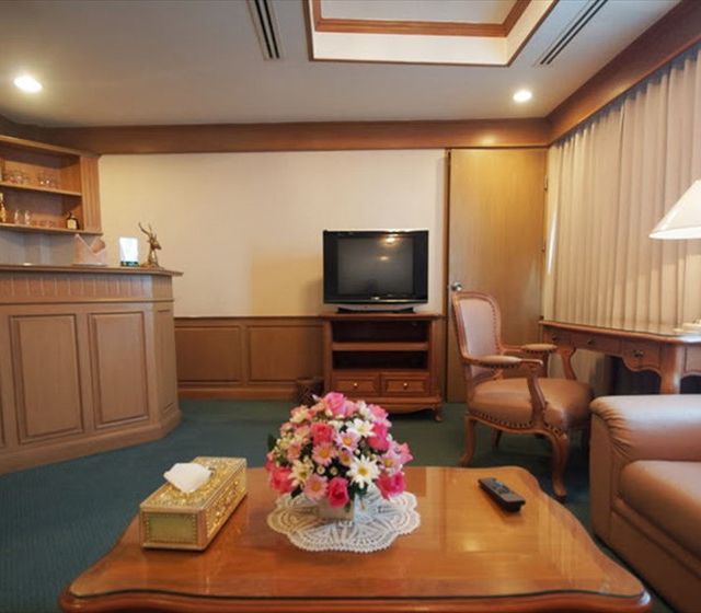 โรงแรมเทวราช (Dhevaraj Hotel)