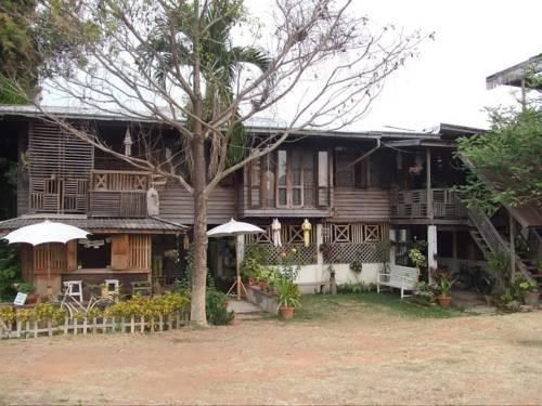 เฮือนม่วนใจ บูติกเกสท์เฮาส์ (Huen Muan Jai Boutique Guesthouse)