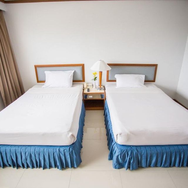 โรงแรมฟรายเดย์ (Friday Hotel)