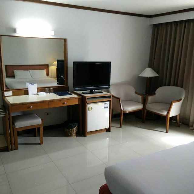 โรงแรมฟรายเดย์ (Friday Hotel)