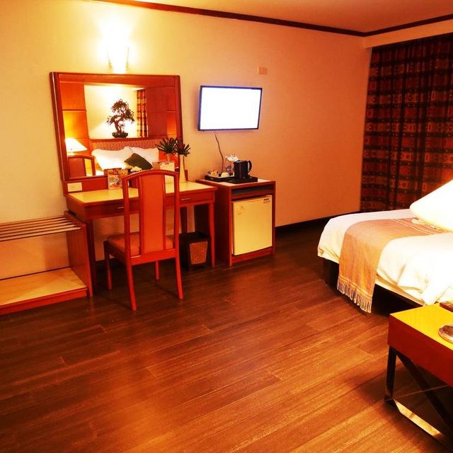 โรงแรมฟรายเดย์ (Friday Hotel)