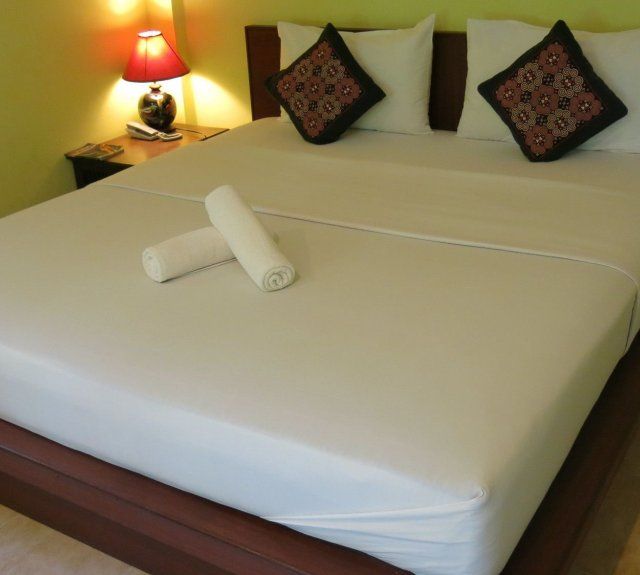 โรงแรมบ้านหละปูน (Baan Lapoon Hotel)