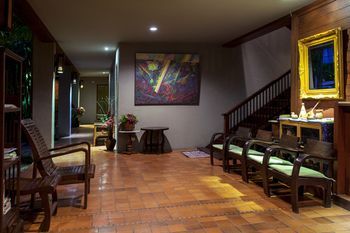 โรงแรมบ้านหละปูน (Baan Lapoon Hotel)