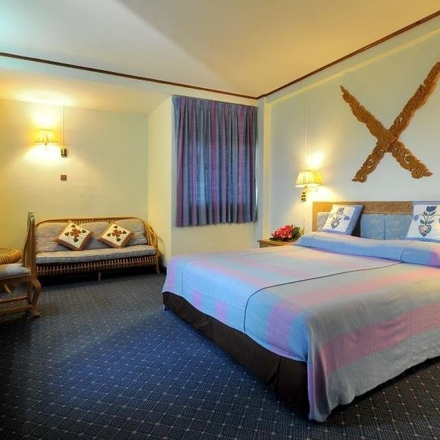 โรงแรมแม่ยมพาเลส (Maeyom Palace Hotel)