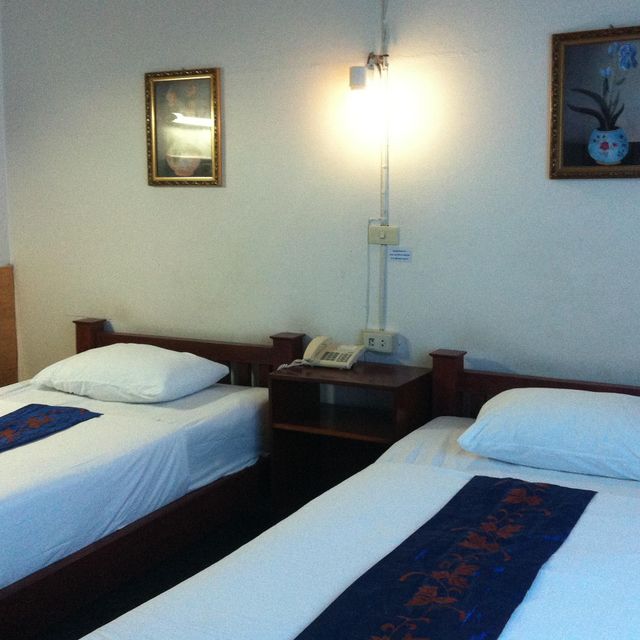 โรงแรมภราดร (Paradorn Hotel)