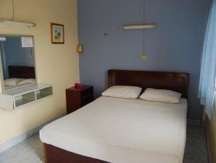 โรงแรมภราดร (Paradorn Hotel)